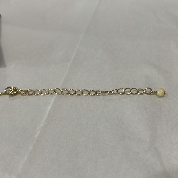 New Vintage Avon SAQ stamped necklace and earrings set - Picture 2 of 7